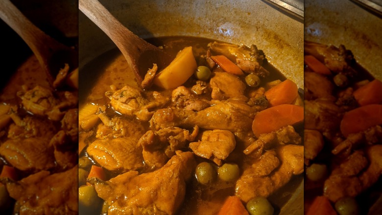 Pollo guisado in pot