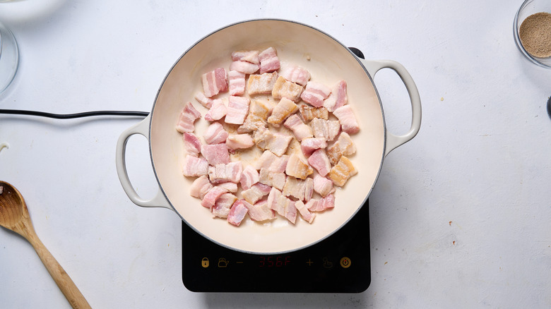 cooking pork belly in pot