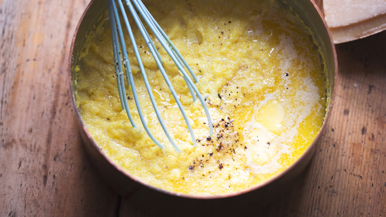 Butter-y grits in pot