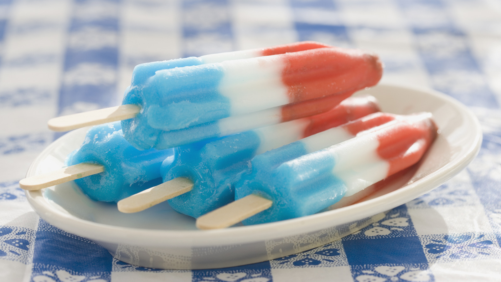 Combine Champagne With A Bomb Pop For A Summer Cocktail Treat