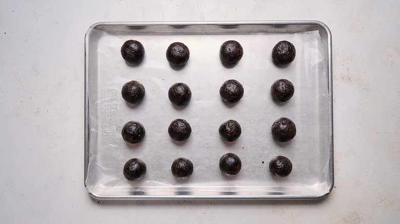 cake balls on sheet pan