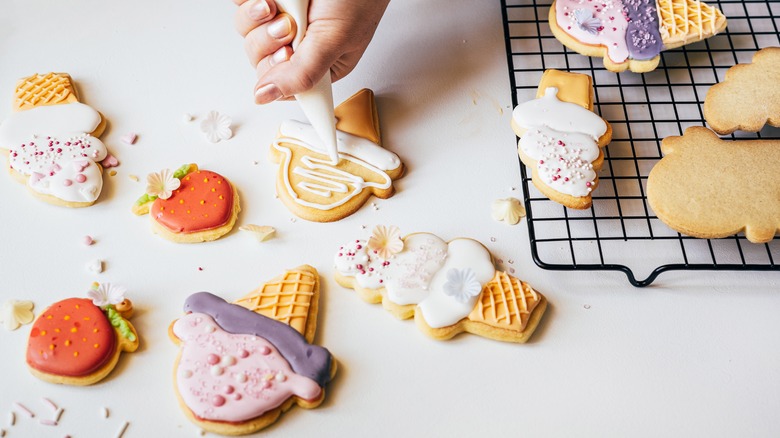 frosting sugar cookies