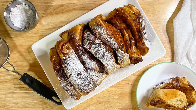 cinnamon loaf with powdered sugar