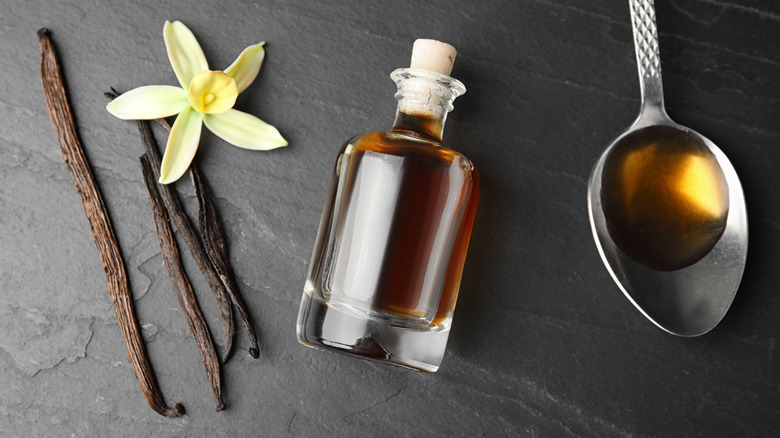 Vanilla beans and vanilla extract