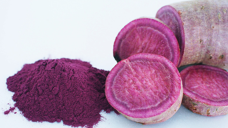 Powdered and fresh purple sweet potato