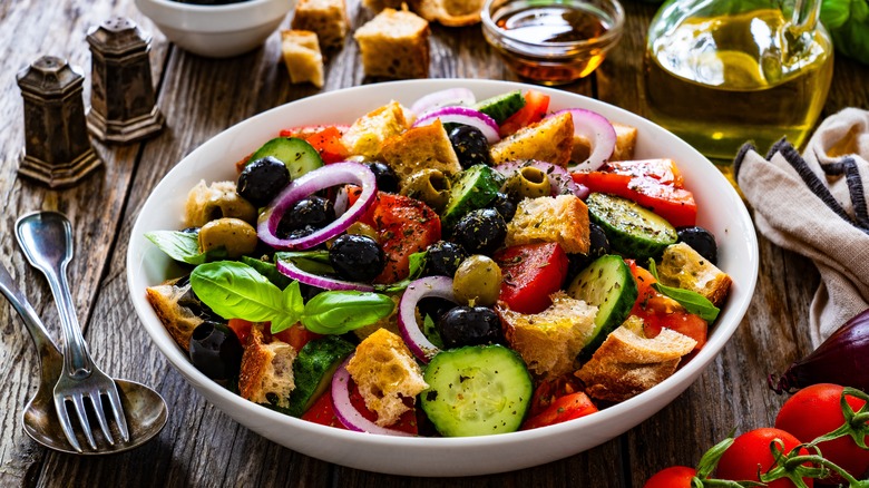 Panzanella salad with olives 
