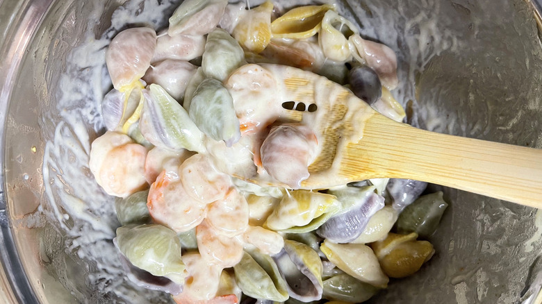 creamy shell pasta with shrimp in bowl