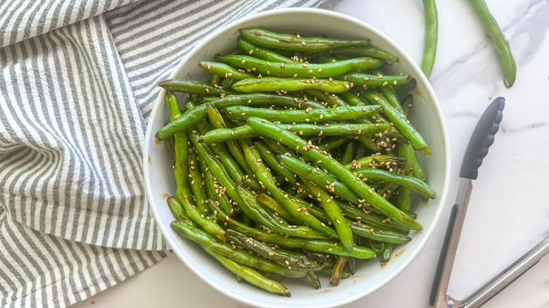 green beans in bowl