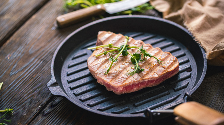 Grilled tuna steak