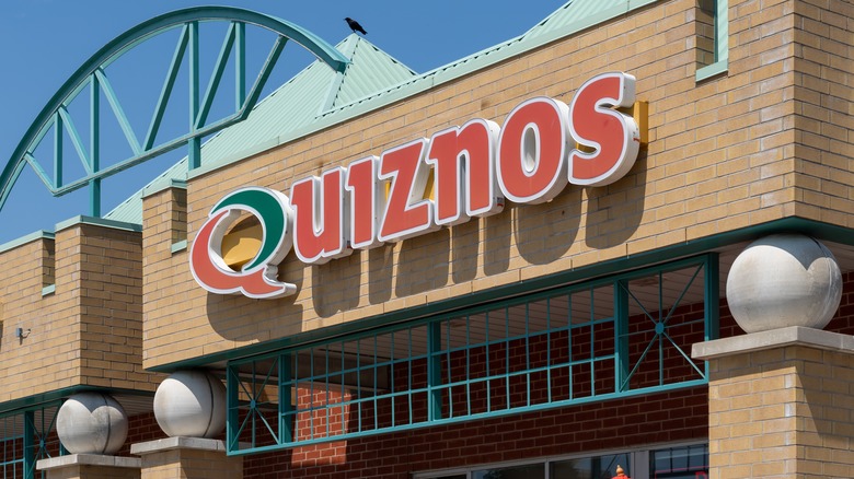 Quiznos restaurant