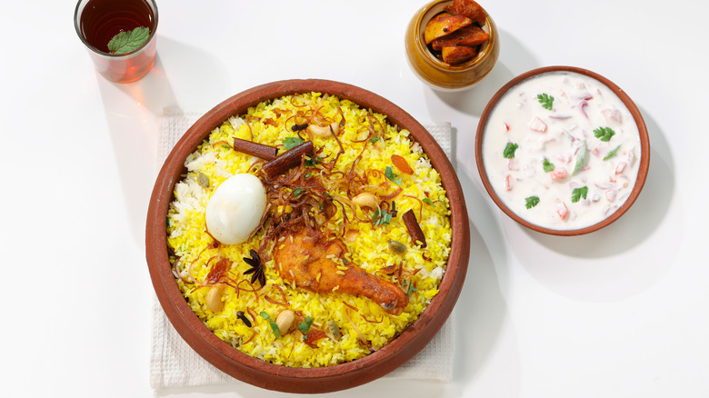 biryani with raita