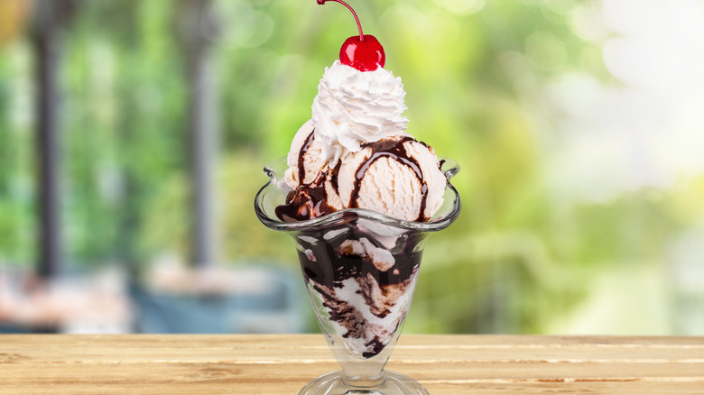 Hot fudge sundae in glass