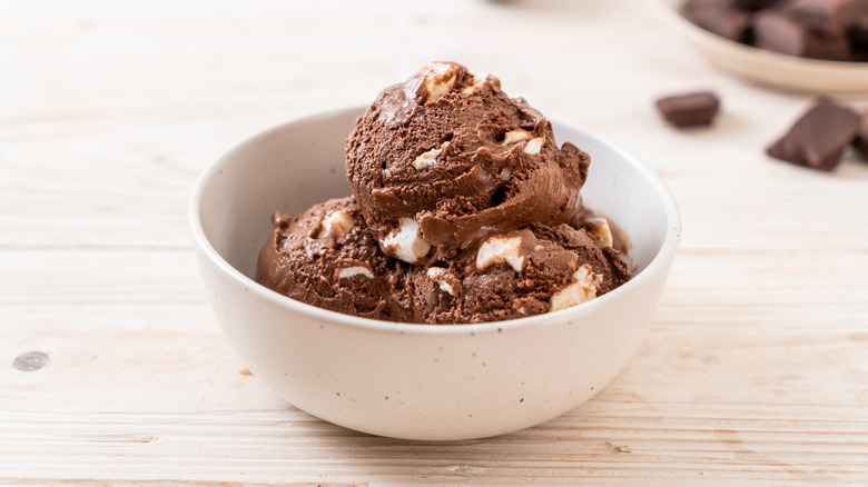 Chocolate marshmallow ice cream