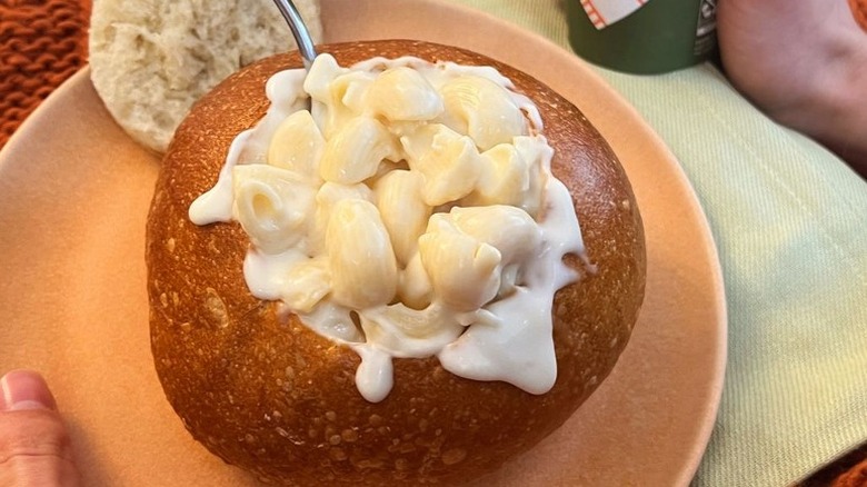 Macaroni and cheese bread bowl