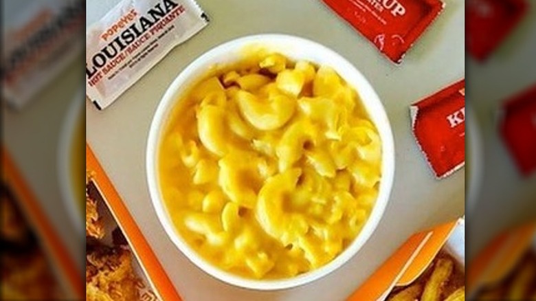 Macaroni and cheese in cup