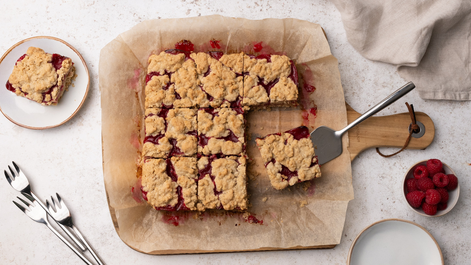 Raspberry Oatmeal Breakfast Bars Recipe