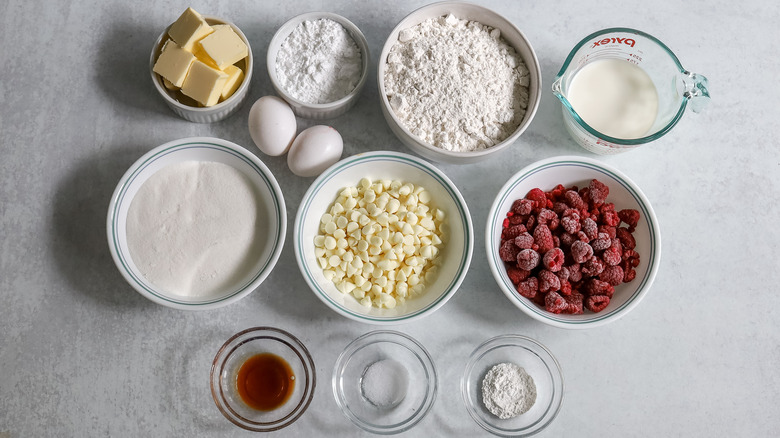 raspberry white chocolate chip muffin ingredients