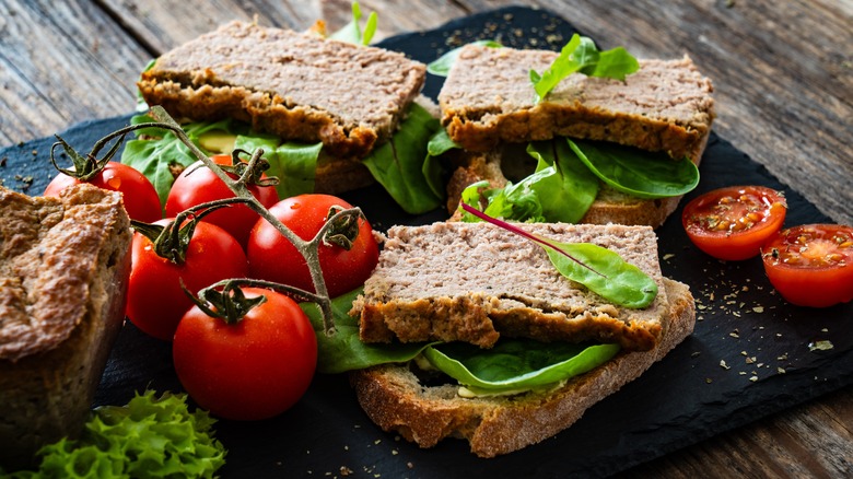 Liverwurst on bread