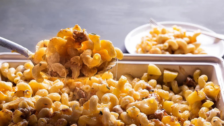 Mac & Cheese With Chicken-Apple Sausage