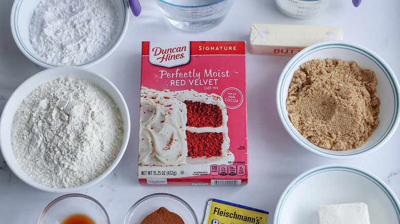 red velvet cinnamon roll ingredients