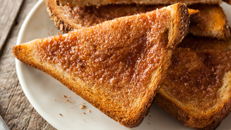 Cinnamon toast slices