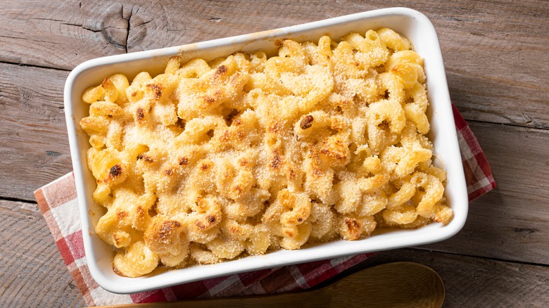 baking dish of mac and cheese