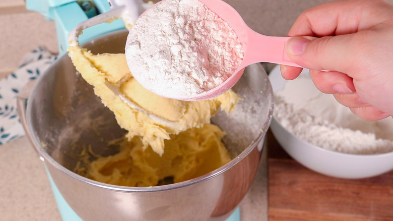 making sugar cookie dough