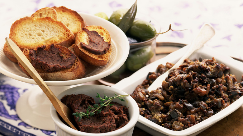 tapenade with bread