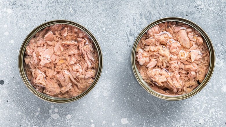 Canned tuna with oil