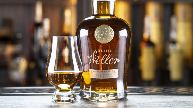 Daniel Weller bottle glencairn bar