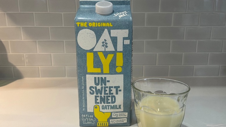 Oatly Unsweetened oatmilk