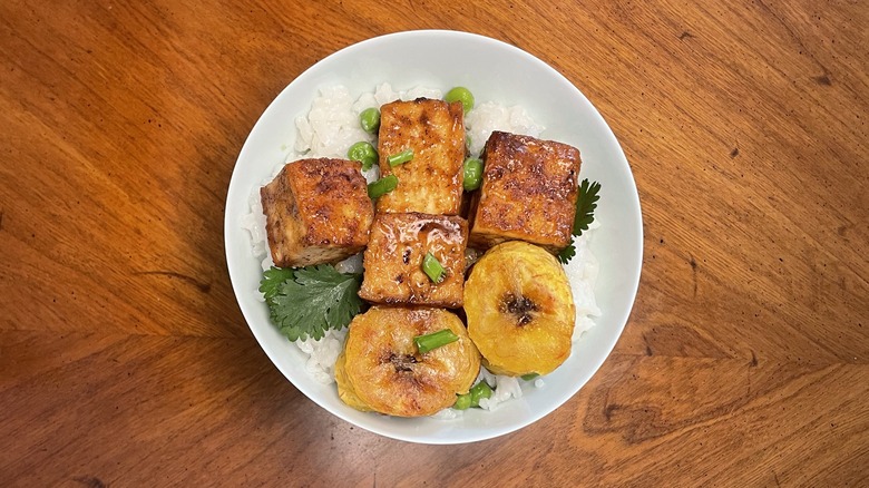 Home Chef's Jerk-Style Tofu and Coconut Rice Bowl