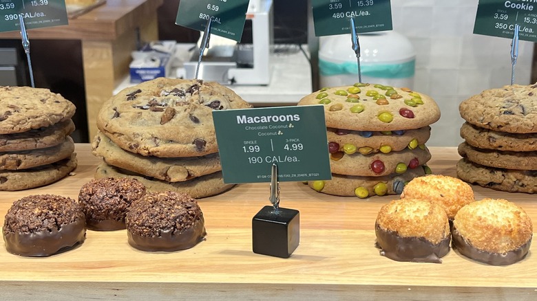 Panera macaroons in display case