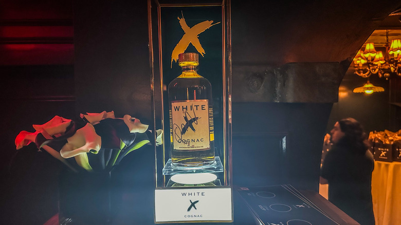 White X Cognac, light box