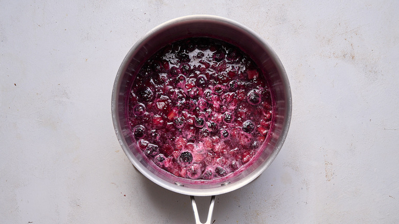 blueberry syrup in pot
