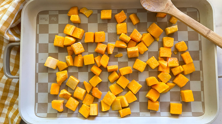 squash on roasting pan