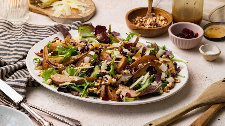 Roasted pear and Manchego salad 