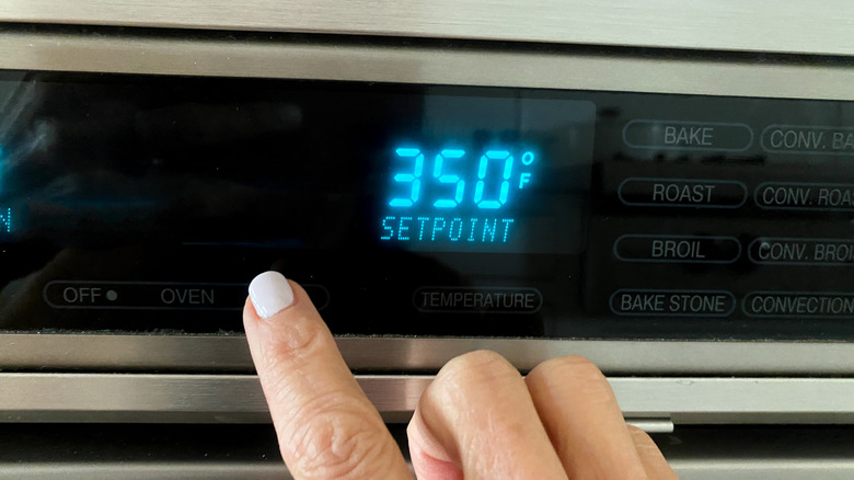 hand setting temperature to 350 F