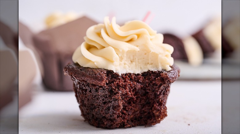 root beer float cupcakes 