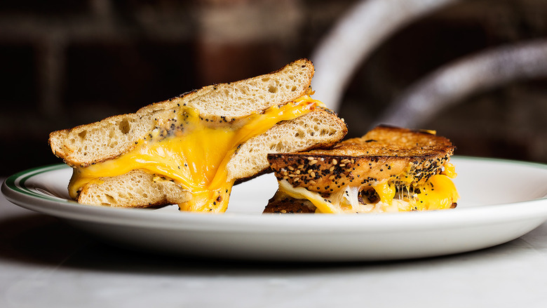 Recipe: Everything Bagel Grilled Cheese