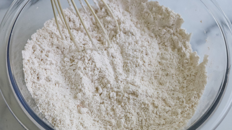 flour in clear bowl