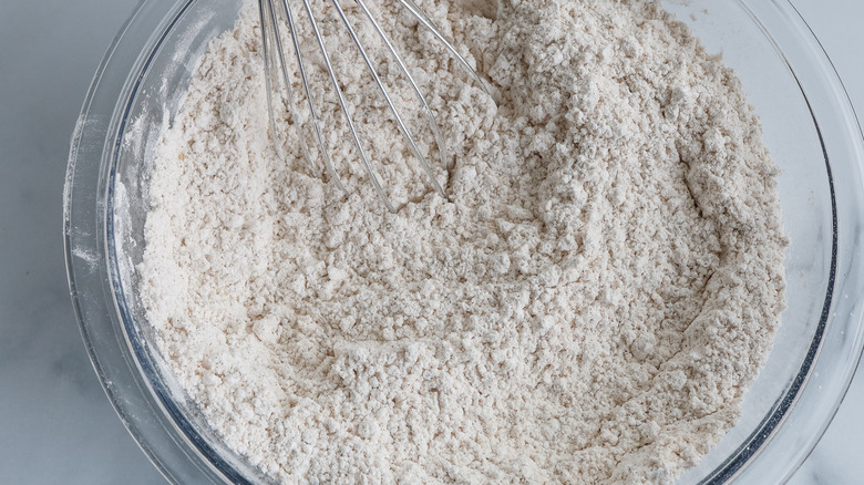 flour in clear bowl