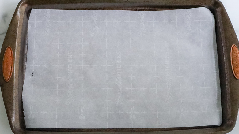 baking sheet with parchment paper