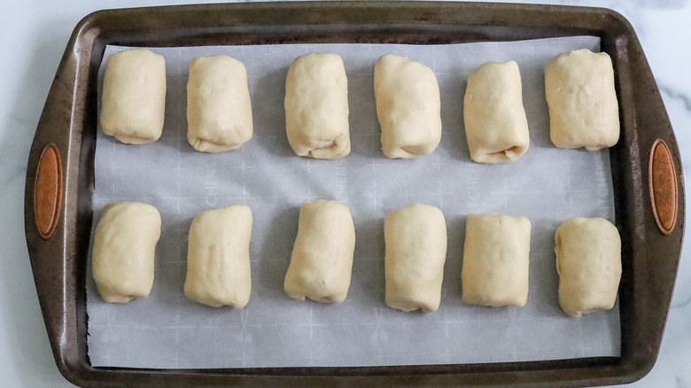 unbaked kolaches on baking sheet