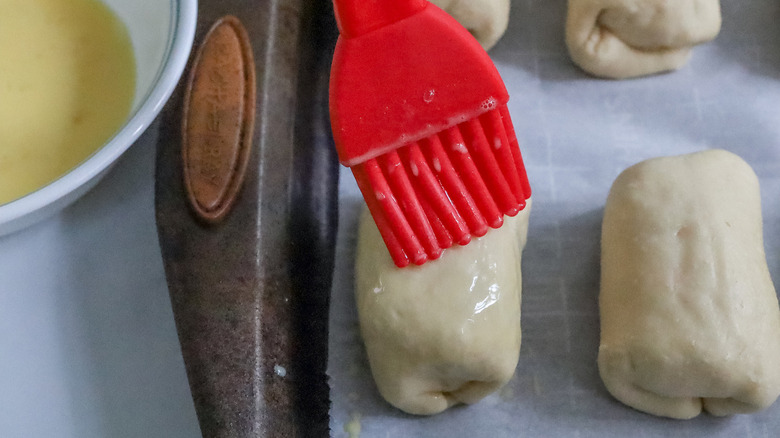 pastry brush on kolach