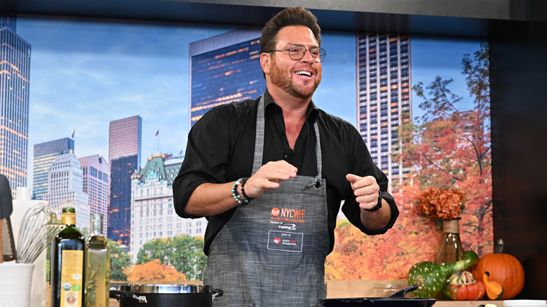 Scott Conant giving cooking demo