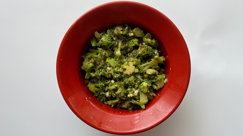 cooked broccoli in bowl