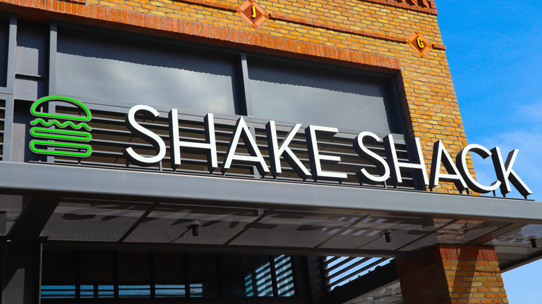 shake shack restaurant