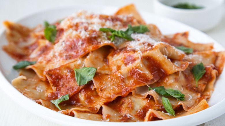 ravioli with basil and cheese