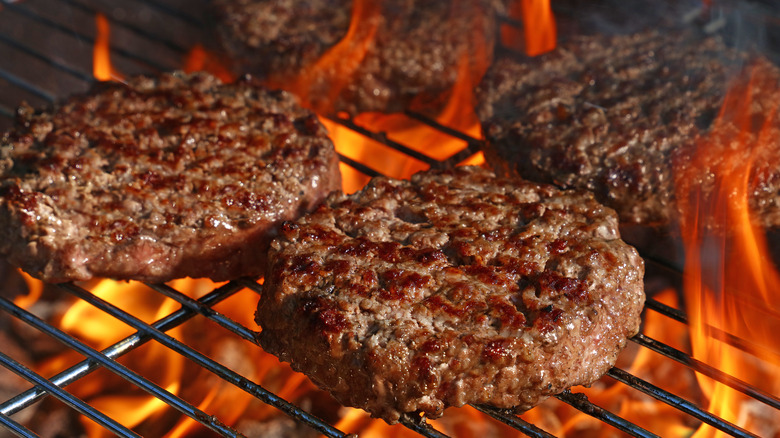 burgers grilling